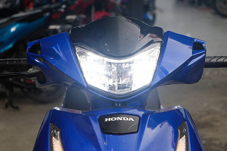 Dù có khác biệt về tên gọi, Honda Wave 125i và Future 125 FI gần như tương đồng về kiểu dáng lẫn trang bị. Chiếc xe trong báo cáo của Cục Đăng kiểm Việt Nam có sự khác biệt đôi chút.