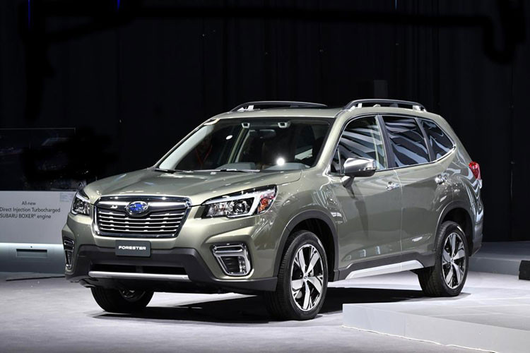Đặc biệt, Subaru Forester 2019 bản Touring còn có hệ thống an toàn DriverFocus với tác dụng cảnh báo tình trạng buồn ngủ, xao nhãng của người lái hoặc tự động điều chỉnh những cài đặt như vị trí ghế, điều hòa hay màn hình đa chức năng theo thói quen của từng người lái vfa phần mềm nhân diện khuôn mặt...