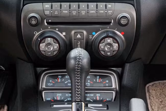 Chevrolet Camaro SS là phiên bản cao cấp nhất trong dòng xe Camaro của Chevrolet được ra mắt vào năm 2010. Camaro SS Transformer 2010 được trang bị động cơ V8 gồm 8 xi lanh xếp hình chữ V dung tích 6.2 lít.