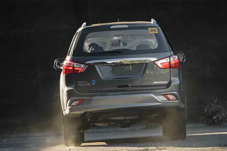 Lựa chọn thứ hai của mẫu xe này là khối động cơ Blue Power 1,9 lít mới cho ra công suất 150 mã lực và 350Nm mô-men xoắn, đây là động cơ đang được nhiều khách hàng mong chờ trên phiên bản mới. Cả hai bản động cơ đều được rang bị tiêu chuẩn với hộp số tự động 6 cấp.