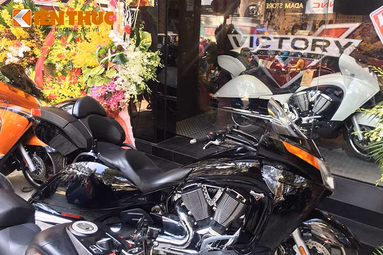 Khu trưng bày lẫn khu dịch vụ bảo dưỡng/sửa chữa của Victory và Indian Việt Nam được đặt tại số 45A Đường 3/2, P.11, Q.10, TP HCM - đánh dấu bước đi đầu tiên của 2 thương hiệu này tại thị trường Việt.