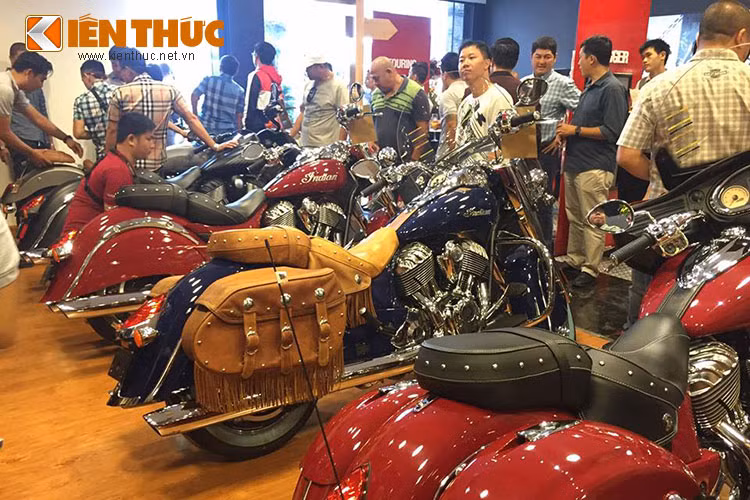 Tuy nhiên, Indian có một lịch sử khá "bấp bênh" khi công ty đã bị phá sản lần đầu tiên vào năm 1953, sau Thế chiến II. Kể từ đó tới năm 2006, mọi số nỗ lực "hồi sinh" Indian đã được thực hiện bởi nhiều đơn vị khác nhau nhưng không thành. Phải tới khi Polaris mua lại công ty vào năm 2011, Indian mới bắt đầu phát triển.