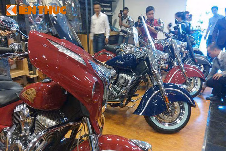 Trái ngược với Victory, hãng xe Indian Motorcycles lại có một lịch sử rất lâu đời, thậm chí còn lâu hơn cả Harley-Davidson khi đã được ông George M. Hendee thành lập từ năm 1897 để sản xuất xe đạp và chính thức đổi tên thành Indian vào năm 1901.