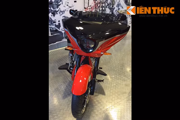 Kể từ năm 2002, Victory bắt đầu "ăn nên làm ra" với một dòng sản phẩm đa dạng, đầy phong cách và mang phong cách của những chiếc xe độ. Những dòng sản phẩm đặc trưng của hãng xe này là Vision, Hammer, Magnum, Vegas và mới đây nhất là chiếc Octane hoàn toàn mới.