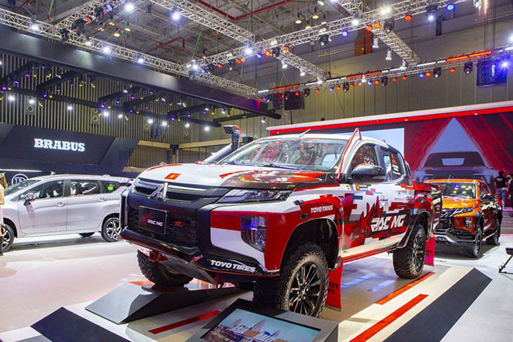 Ngoài XFC Concept, mẫu xe đua AKA Triton Race Car từ đội đua AKA Racing cũng là tâm điểm của khu trưng bày MMV tại VMS 2022. Dưới sự bảo trợ của Mitsubishi Motors Việt Nam, AKA Triton Race Car sẽ cùng đội đua AKA Racing tranh tài ở giải đua ASIA CROSS COUNTRY RALLY diễn ra tại Thái Lan và Campuchia từ ngày 21 đến 26/11/2022.