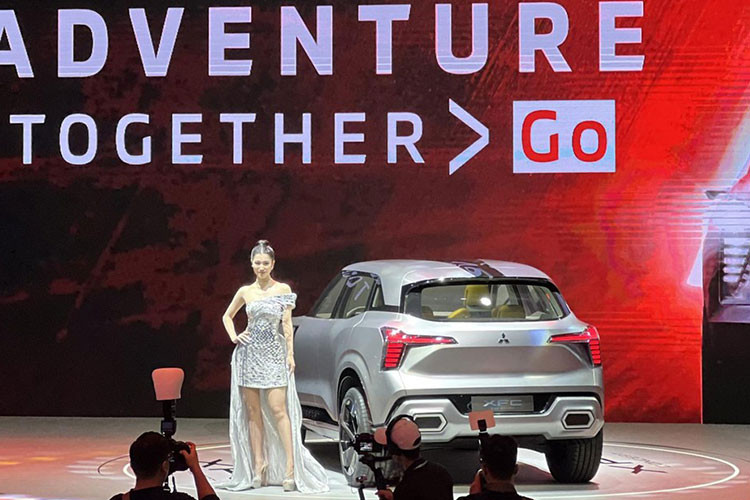 Xe đảm bảo sự an toàn, vững tâm trên mọi hành trình, ngay cả những cung đường gồ ghề hoặc ngập lụt do mưa lớn. Chế độ lái Đường trơn trượt lần đầu tiên được giới thiệu trên một mẫu xe Mitsubishi Motors, phù hợp với nhu cầu của các nước Đông Nam Á, tạo nên sự an toàn vượt trội trên những cung đường ngập nước khi mưa lớn bất ngờ.