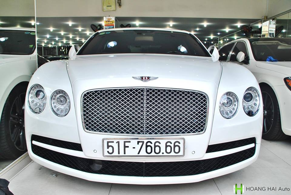 Bentley Flying Spur V8 biển số "tứ quý" 6 đang được một công ty nhập khẩu tư nhân quận 5 rao bán được sản xuất cuối năm 2015 và số VIN của năm 2016. Hiện chưa rõ mức giá bán của chiếc Bentley Flying Spur V8 biển số "tứ quý" 6, chỉ biết rằng, lúc mới về nước, mẫu xe siêu sang này được chào bán chính hãng hơn 10 tỷ đồng.