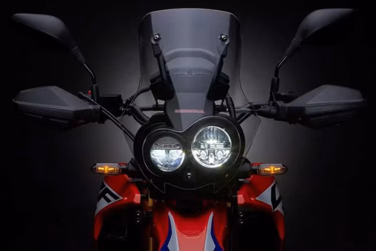 Tỷ lệ hộp số của Honda CRF250 Rally 2025 cũng được cải thiện để tăng sức mạnh cũng như sự mượt mà ở các cấp số từ 1 đến 5, trong khi số 6 được làm cao hơn để giảm số vòng tua máy.