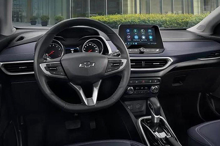 Nội thất của xe được thiết kế khá đơn giản nhưng không đến nỗi nhàm chán. Bên trong mẫu crossover cỡ B này xuất hiện nội thất bọc da phối 2 màu khá thời thượng, cộng thêm cửa sổ trời toàn cảnh làm tăng vẻ sang trọng cho xe.