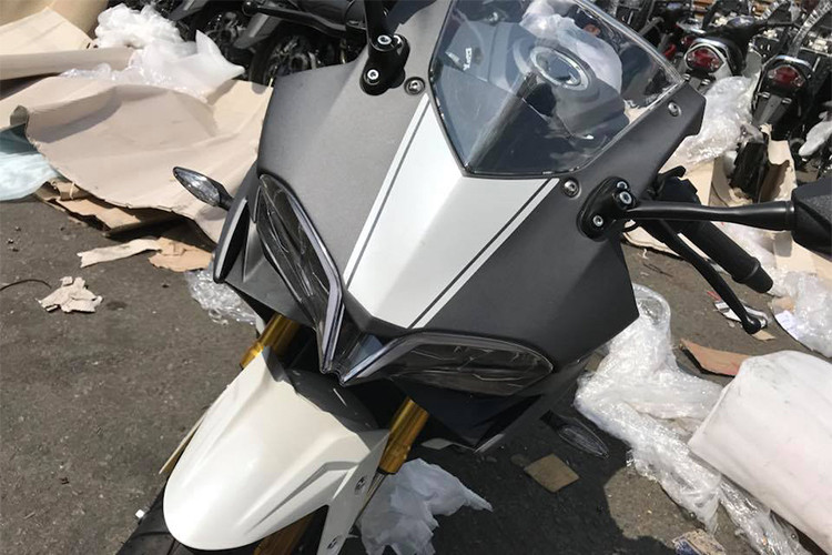 Cụ thể, lô xe về lần này bao gồm 6 mẫu xe GPX Demon 150GR, Demon 150GN, Legend Gentleman 200, GPX Legend 150S, Legend 200 và GPX Demon X 125cc. Trong đó, mẫu sportbike GPX Demon 150GR mang thiết kế khá ấn tượng, có phần giống với siêu môtô Ducati 1199 Panigale.