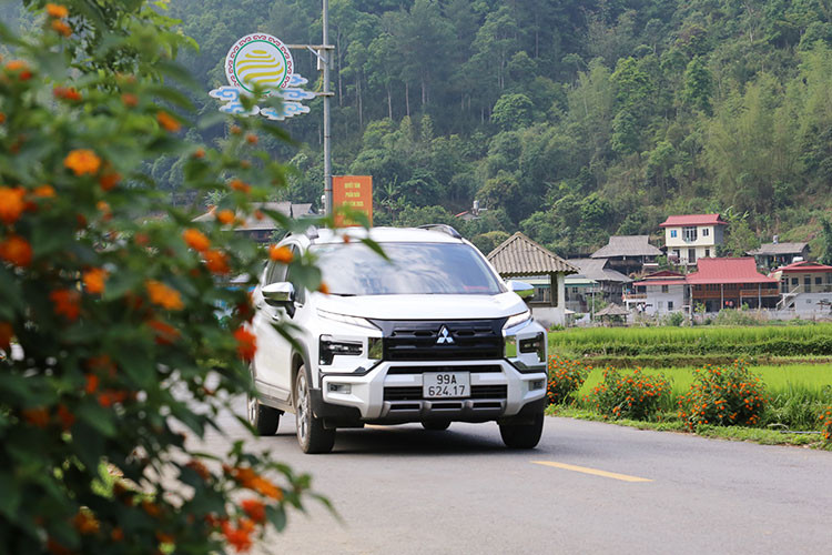 Mitsubishi Xpander Cross 2023 tai Viet Nam - SUV gia dinh 7 cho dang tien-Hinh-10