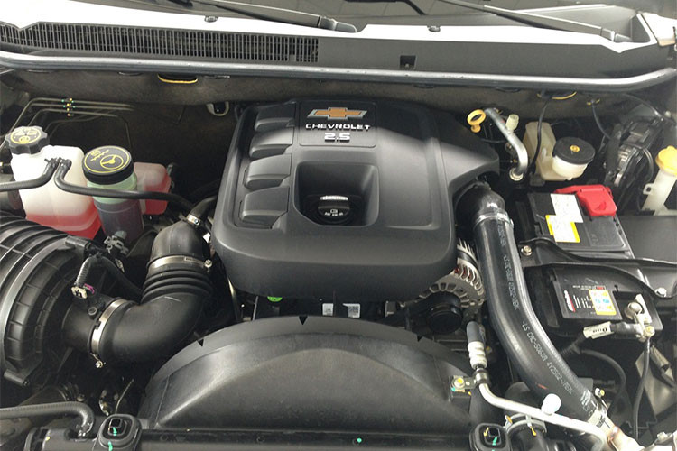 Nhìn chung, các trang bị dành cho phiên bản Colorado số tự động 1 cầu này chỉ dành cho các khách hàng thực dụng, có nhu cầu về một chiếc bán tải số tự động với giá cả hợp lý, tương tự cách mà Nissan đã làm với Navara EL hay Ford ứng dụng cho mẫu Ranger XLS AT.