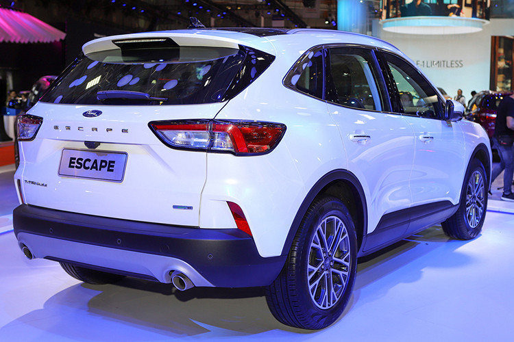 Nhà sản xuất vẫn giữ bí mật về các thông số của xe. Có khả năng, xe sẽ ra mắt vào cuối năm nay nhưng rất có thể Ford Việt Nam sẽ lùi lịch ra mắt xe sang năm tiếp theo nếu dịch Covid-19 vẫn chưa được kiểm soát. Ford Escape bán tại Mỹ với 3 lựa chọn về động cơ gồm: EcoBoost 1.5L, Hybrid 2.5L và EcoBoost 2.0L, kết hợp với hộp số tự động 6 cấp.