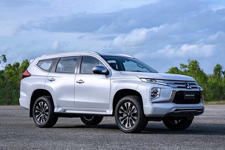 Mitsubishi Pajero Sport 2020 mới từng bị bắt gặp chạy thử tại Việt Nam hồi đầu năm nay, báo hiệu ngày ra mắt đã cận kề nhằm tranh giành thị phần với Toyota Fortuner, Isuzu mu-X và Ford Everest. 