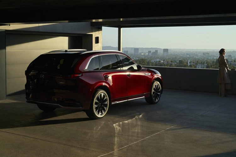 Ở bản thấp, động cơ này cho công suất tối đa 280 mã lực và mô-men xoắn cực đại 450 Nm. Trong khi đó, ở bản cao cấp, động cơ sở hữu sức mạnh lớn hơn, đạt 340 mã lực và 500 Nm.