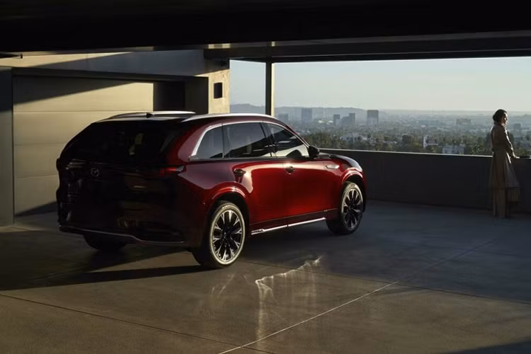 Ở bản thấp, động cơ này cho công suất tối đa 280 mã lực và mô-men xoắn cực đại 450 Nm. Trong khi đó, ở bản cao cấp, động cơ sở hữu sức mạnh lớn hơn, đạt 340 mã lực và 500 Nm.