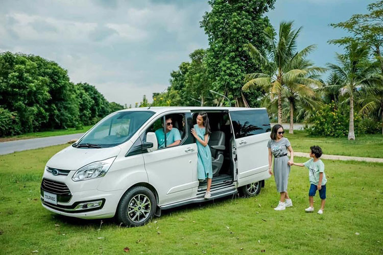 Ly do Ford Tourneo 7 cho dung san xuat tai Viet Nam?-Hinh-2