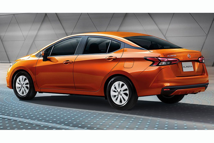 Theo hãng Nissan, Sunny 2020 dành cho thị trường Đông Nam Á sở hữu chiều dài 4.495 mm, rộng 1.740 mm, cao 1.460 mm và chiều dài cơ sở 2.620 mm. Như vậy, Nissan Sunny 2020 tại Đông Nam Á dài hơn 70 mm, rộng hơn 45 mm và ngắn hơn 40 mm so với Versa ở thị trường Mỹ. Riêng chiều dài cơ sở của mẫu sedan cỡ B này dài hơn 20 mm so với xe dành cho thị trường Mỹ.