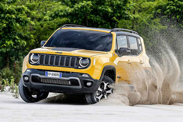 Jeep Renegade 2019 dự kiến sẽ được bán ra thị trường châu Âu vào tháng 09/2018 với các phiên bản: Sport, Longitude, Limited, và Trailhawk. Renegade 2019 là chiếc xe Jeep đầu tiên được sản xuất tại Ý ở nhà máy SATA Melfi FCA nhằm cạnh tranh với "đối thủ đồng hương" Ford EcoSport tại một số thị trường.