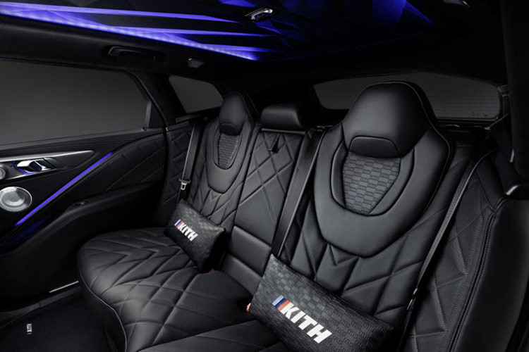 Bộ sưu tập này lấy cảm hứng từ di sản thể thao của BMW Motorsport, mang đến các thiết kế thời trang hiện đại, đầy phong cách và tính biểu tượng. Với sự kết hợp tinh tế giữa hai thương hiệu danh tiếng, XM Kith Concept không chỉ là một chiếc xe mà còn là đại diện cho phong cách sống xa xỉ và cá tính.