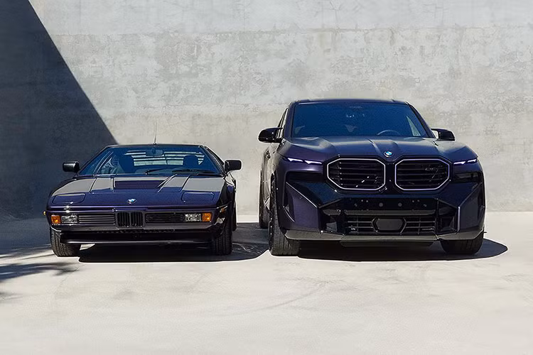 BMW XM Kith Concept hứa hẹn sẽ trở thành biểu tượng mới trong làng xe hơi cao cấp. Sự kết hợp giữa BMW và Kith không chỉ mang đến một mẫu xe ấn tượng mà còn khẳng định vị thế của hai thương hiệu trong lĩnh vực phong cách sống xa xỉ.