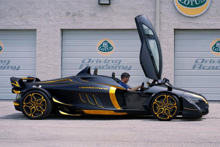 Siêu xe Tramontana XTR sử dụng động cơ V12 tăng áp kép đặt giữa thân xe, dung tích 5,5 lít cùng hệ dẫn động cầu sau. Động cơ này sản sinh công suất 888 mã lực và mô-men xoắn cực đại 910 Nm. Siêu xe này có khả năng tăng tốc 0-100 km/h dưới 3,6 giây trước khi đạt tốc độ tối đa 325 km/h.