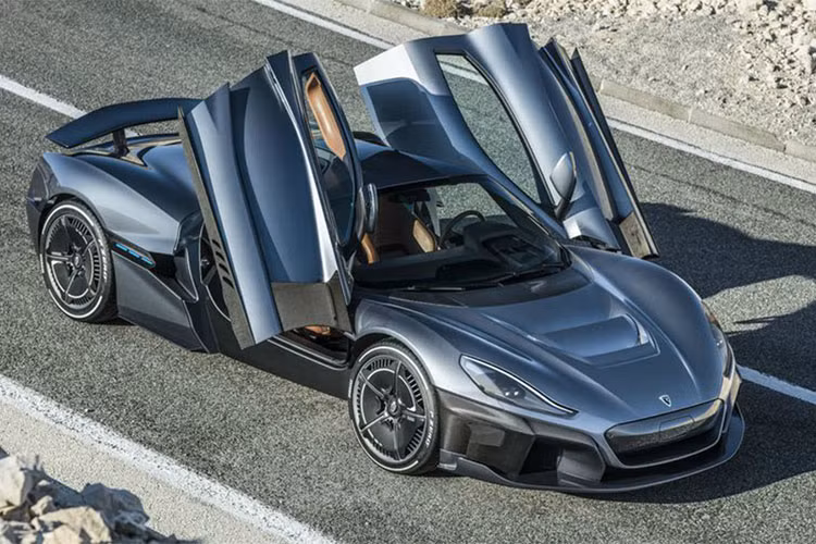 Xếp ở vị trí thứ 2 là siêu xe điện đến từ Croatia, Rimac C-Two. Chiếc xe có thể chạy 650 km khi sạc đầy, bộ pin 120-kWh có thể đạt 80% chỉ trong 30 phút sạc. Xe có công suất 1.914 mã lực, mô men xoắn cực đại 2.300 Nm cho khả năng tăng tốc từ 0-96 km/h chỉ trong 1,85 giây trước khi đạt vận tốc tối đa 412 km/h.