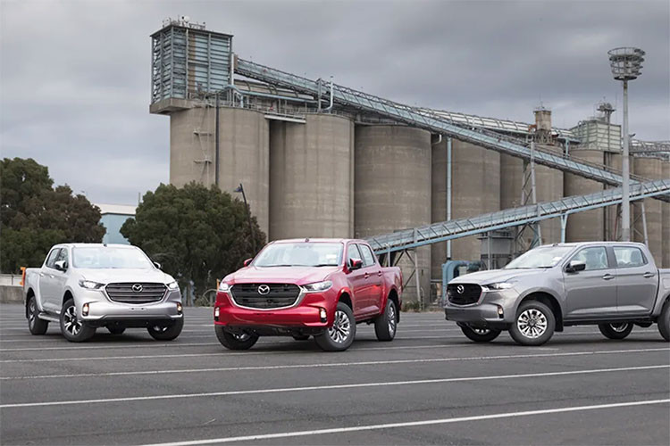 Mới đây, giới đại lý đã đồng loạt nhận cọc mẫu xe bán tải Mazda BT-50 2021 mới với mức tiền cọc ban đầu tối thiểu từ 10 triệu đồng. Dự kiến, thế hệ mới của mẫu bán tải này sẽ được ra mắt trong tháng 6 này và bắt đầu giao xe từ tháng 7/2021 tới. 