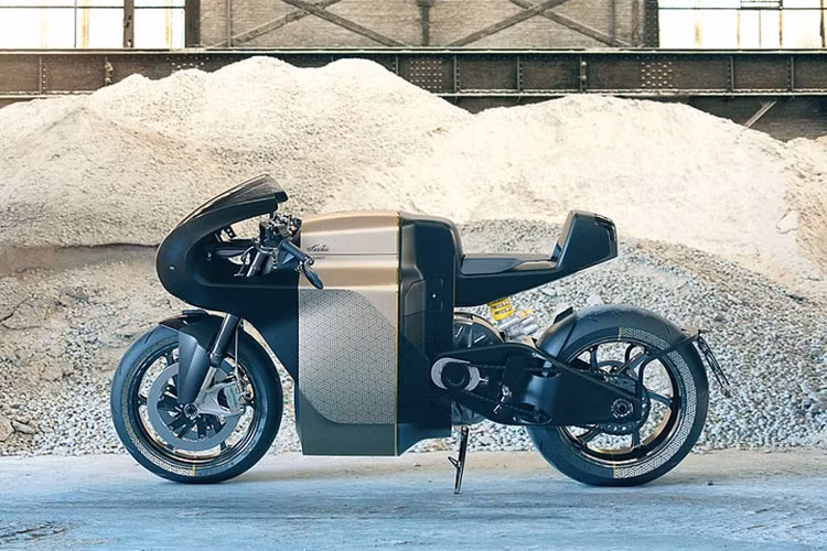 Được biết, xe môtô Sarolea Manx7 thương mại này được phát triển dựa trên mẫu siêu môtô điện Sarolea SP7 TT Zero mà thương hiệu xe Bỉ sử dụng tại giải đua khắc nghiệt nhất hành tinh Isle of Man TT.