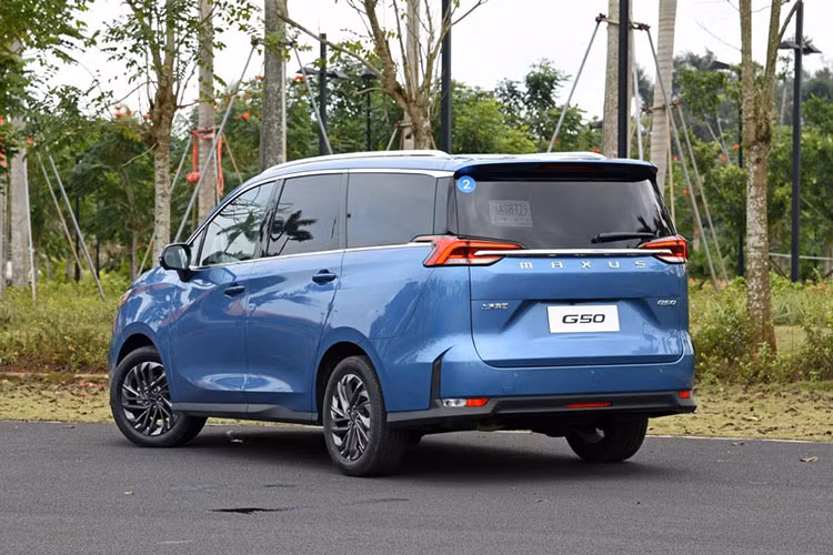 Động cơ 1,3 lít của xe kết hợp với hộp số sàn 6 cấp trong khi loại 1,5 lít đồng hành cùng hộp số tự động ly hợp kép 7 cấp được xem là khá phù hợp với những gia đình thành thị khi thường xuyên sử dụng xe hàng ngày.