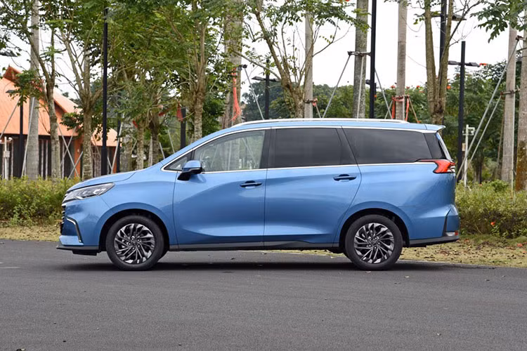 Một trong những sản phẩm đáng chú ý của thương hiệu Maxus chính là mẫu MPV cỡ nhỏ có tên G50. Mới đây, hãng Maxus đã tung ra phiên bản nâng cấp của mẫu MPV giá rẻ Maxus G50 tại thị trường Trung Quốc.