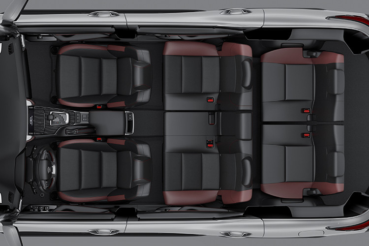 Động cơ dầu 4cy thẳng hàng dung tích 2.8L tăng áp (1GD-FTV) trên Fortuner 2021 đã được tinh chỉnh lại, tăng 27 mã lực và mô-men xoắn thêm 50Nm, đồng thời tiếng ồn và độ rung đã được giảm thiểu và tua máy ở chế độ không tải (hay còn được gọi là chế độ ga-lăng-ti) đã được giảm xuống từ 850 xuống còn 680 vòng/phút. Động cơ dầu 2.8L cho công suất 201 mã lực và mô-men xoắn cực đại 500Nm.