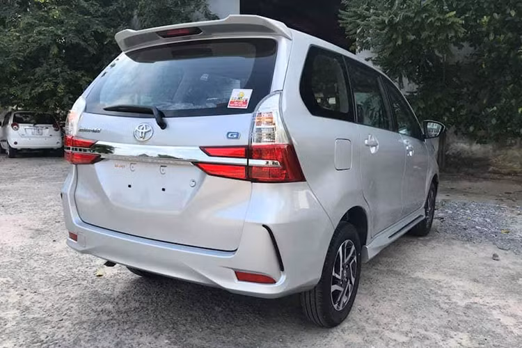 Ở biến thể cao cấp tại thị trường Indonesia, Toyota Avanza 2019 còn có thêm tùy chọn gương điều chỉnh điện và nút bấm khởi động Start/Stop Engine. Ở Indonesia, xe có giá bán từ 13.500 USD tới 15.620 USD tương ứng với 5 biến thể khác nhau.
