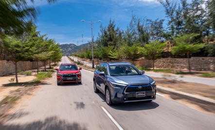 Toyota dan dau phan khuc SUV bang loat xe ngap tran cong nghe-Hinh-3