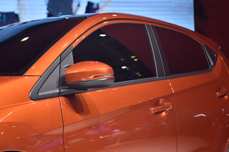 Dự đoán cả 3 phiên bản G, RS và RS Two-Tone của Brio mới đều được trang bị động cơ SOHC i-VTEC 1,2 lít 4 xi-lanh, đạt tiêu chuẩn khí thải Euro 4, sản sinh ra công suất 90 mã lực tại 6.000 vòng/phút và 110Nm mô-men xoắn cực đại ở 4.800 vòng/phút. Hộp số tiêu chuẩn là loại số sàn 5 cấp hoặc CVT.