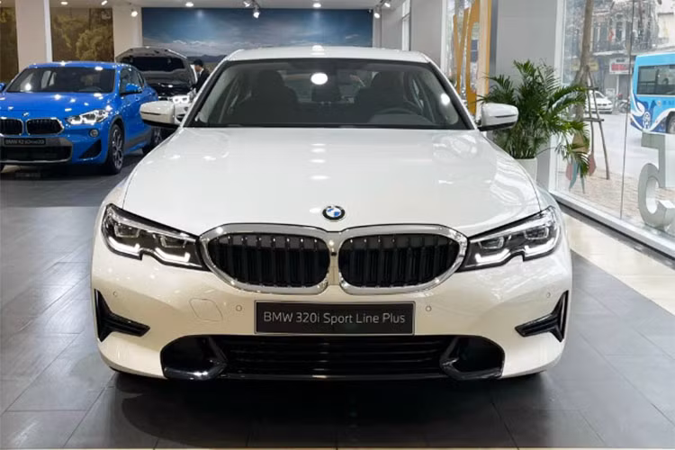 Ngoài ra một số dòng xe khác của BMW cũng có mức giảm giá khác như như X3 hay X5 tùy phiên bản và đời xe. Trong phân khúc ngoài Mercedes-Benz C-Class thì BMW 3 Series còn cạnh tranh với Audi A4 hay Volvo S 60 đây đều là những xe sang hợp lý cho người dùng mới bắt đầu chuyển sang phân khúc cao cấp.