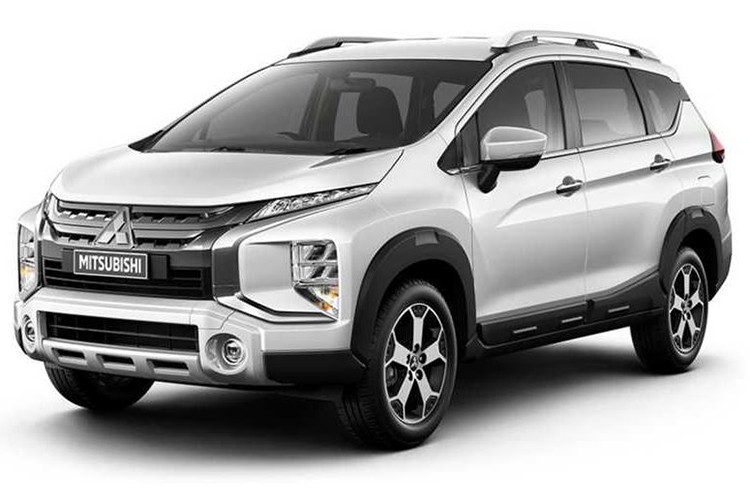 Hiện tại, một số đại lý của Mitsubishi Việt Nam đã bắt đầu nhận đặt cọc Xpander Cross, thời gian giao xe dự kiến vào tháng 7 năm nay. Sau khi được bán ra, Xpander Cross cùng với Xpander Tiêu Chuẩn sẽ gia tăng sức cạnh tranh trong phân khúc MPV 7 chỗ cỡ nhỏ.