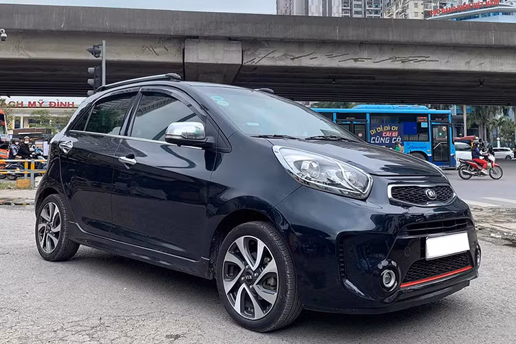 Kia Morning cũ có giá mềm cùng nhiều lợi ích khác, nhưng việc chọn được một chiếc xe chất lượng cũng không phải dễ dàng. Khách hàng nếu không dư giả về mặt tài chính thì có thể cân nhắc mua mẫu xe này. Tuy nhiên hãy tìm đến các địa chỉ bán xe cũ uy tín, hoặc nhờ người có chuyên môn trợ giúp thẩm định.