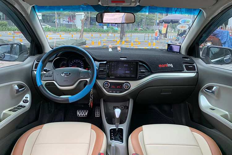 Kia Morning là mẫu xe sở hữu khá nhiều ưu điểm vượt trội. Nhờ ngoại hình nhỏ gọn, vận hành linh hoạt ở những nơi có không gian nhỏ hẹp như nội đô, chi phí vận hành thấp, dễ bảo dưỡng - bảo trì, giá thành hợp túi tiền...