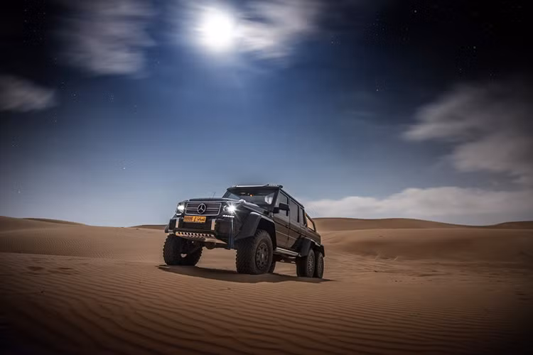 Xe sở hữu kích thước 5.875 mm dài, 2.110 mm rộng, 2.210 mm cao, cùng chiều dài cơ sở 3.120 mm. 