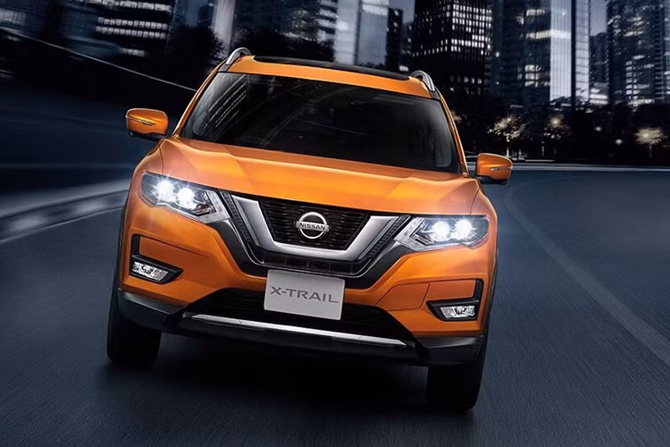 Tại thị trường Thái Lan, Nissan X-Trail 2019 không còn bản máy xăng 2.0 lít như trước. Thay vào đó, dòng crossover cỡ C này chỉ còn 5 bản trang bị là 2.5S 2WD, 2.5V 2WD, 2.5VL 4WD, 2.0V 4WD và 2.0VL 4WD. Giá xe Nissan X-Trail 2019 khởi điểm từ 1,35 triệu Baht (khoảng 994,7 triệu đồng).
