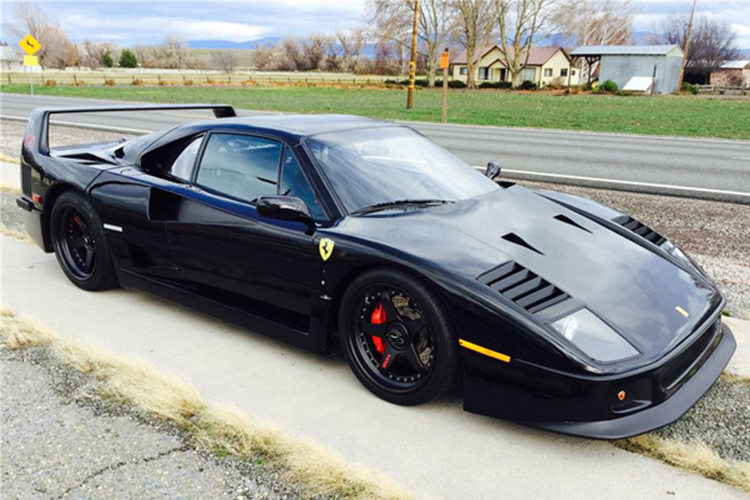 Một chiếc siêu xe Ferrari F40 đời 1991 khá nổi tiếng do được Gas Monkey Garage khôi phục và sửa đổi đang chuẩn bị hướng tới một buổi đấu giá. Đây được cho là lần thứ 3 chiếc siêu xe Ferrari F40 này được đem đi đấu giá để tìm kiếm chủ nhân mới.