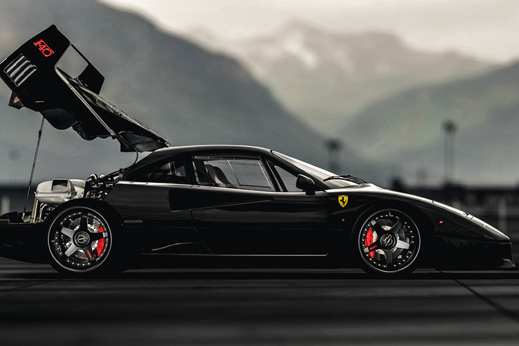 Không chỉ thế, đa số chiếc Ferrari F40 rời nhà máy đều mang màu đỏ nhưng Gas Monkey Garage lại muốn chiếc siêu xe của mình có màu sơn đen để tạo sự khác biệt cũng như thể hiện đẳng cấp đây là 1 chiếc Ferrari F40 nổi tiếng nhất thế giới.