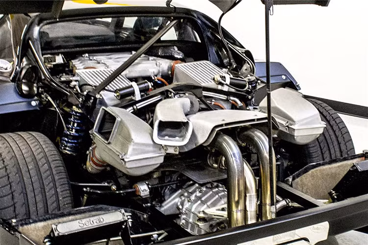 Lý do có thể đến từ việc Richard Rawlings đã có rất nhiều kỷ niệm với chiếc Ferrari F40 này, chính ông và Dennis Collins đã cùng mua chiếc F40 này sau đó gây ra tai nạn khiến siêu xe hư hỏng hoàn toàn.