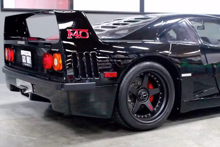 Mãi đến nay, chiếc siêu xe Ferrari F40 do Gas Monkey Garage khôi phục và sửa đổi mới được phát mại tài sản trong cuộc đấu giá sắp diễn ra vào ngày 5/2/2019 tới đây do công ty Apple Towing ở California, Mỹ, đứng ra tổ chức.