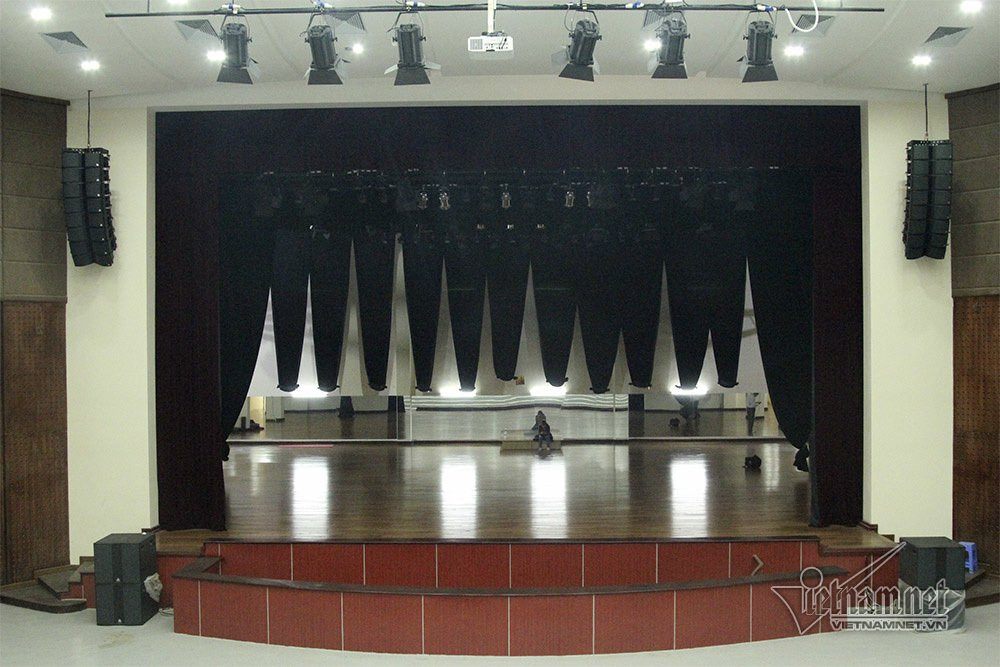 Canh kho tin trong nha hat tram ty o ngoai thanh Ha Noi-Hinh-10