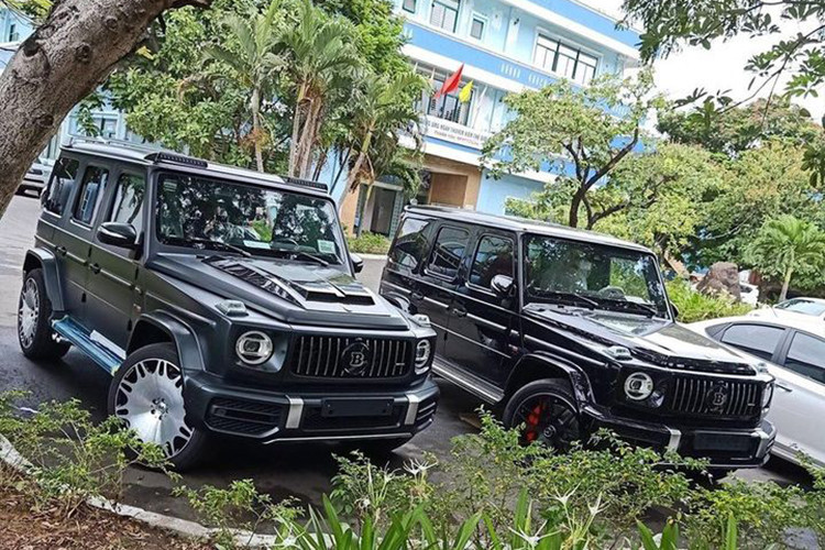 Mới đây, những hình ảnh về cặp đôi "xe tăng Đức" Mercedes-AMG G63 độ Brabus đầu tiên tại Việt Nam bất ngờ được chia sẻ rộng rãi trên mạng xã hội và ngay lập tức trở thành tâm điểm của sự chú ý. Được biết, bộ đôi Brabus này đang có mặt ở thành phố Đà Nẵng và được một đơn vị nhập khẩu tư nhân đưa về nước.