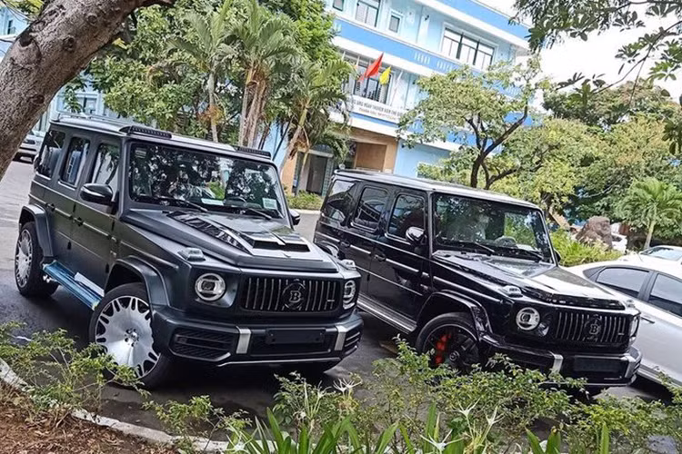 Mới đây, những hình ảnh về cặp đôi "xe tăng Đức" Mercedes-AMG G63 độ Brabus đầu tiên tại Việt Nam bất ngờ được chia sẻ rộng rãi trên mạng xã hội và ngay lập tức trở thành tâm điểm của sự chú ý. Được biết, bộ đôi Brabus này đang có mặt ở thành phố Đà Nẵng và được một đơn vị nhập khẩu tư nhân đưa về nước.