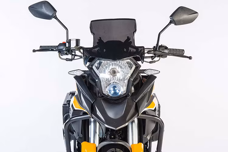 Trên thực tế, chiếc CSC RX3 2016 là sản phẩm của một nhãn hiệu Trung Quốc có tên Zongshen Motor. Tuy nhiên, tại thị trường Mỹ, xe của Zongshen Motor được tiếp thị dưới nhãn hiệu CSC Motorcycles.