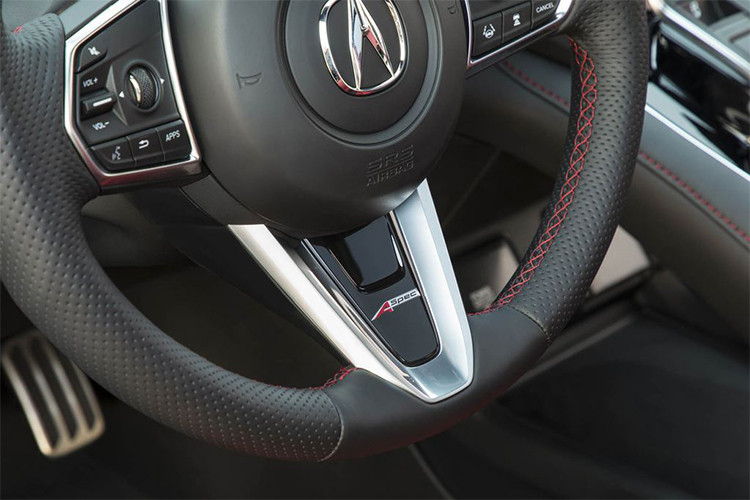 Bên cạnh đó, hệ thống giải trí bao gồm âm thanh cao cấp Acura ELS Studio 3D 16 kênh, công suất 710w, màn hình hiển thị kính lái HUD, điều khiển bằng giọng nói cũng là công nghệ nổi bật của RDX 2019.